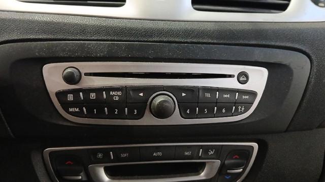 Radioodtwarzacz (radio AM/FM) 281159389R RENAULT