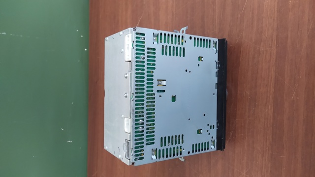 Radioodtwarzacz (radio AM/FM) 28185JD40A NISSAN