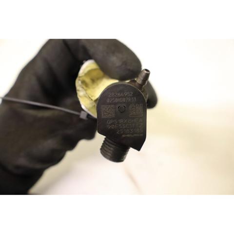 Wtryskiwacz paliwa 28264952 GM