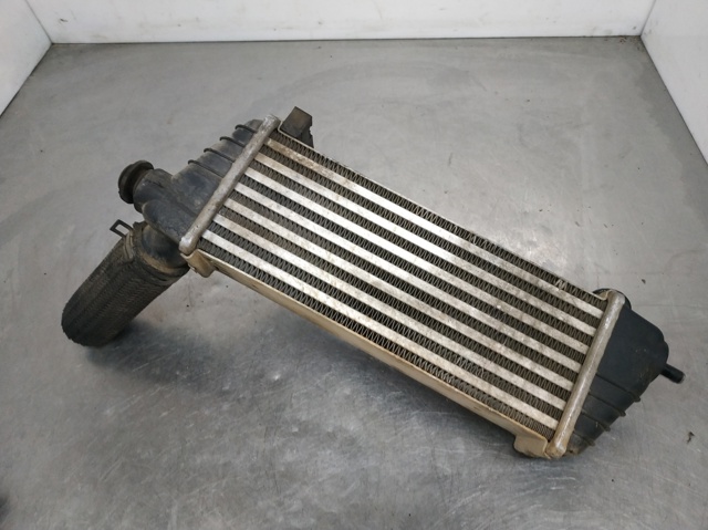 Chłodnica intercoolera 2827027500 HYUNDAI