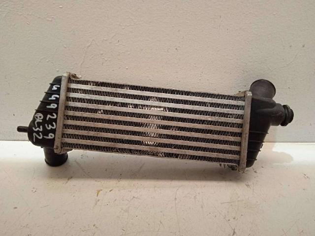 Chłodnica intercoolera 2827027500 HYUNDAI