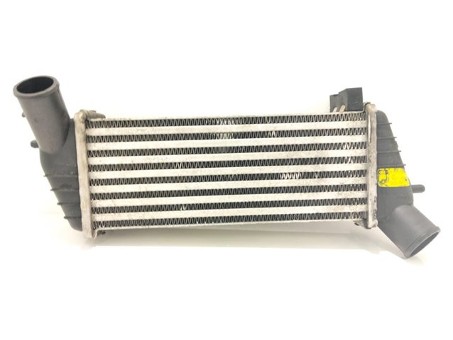 Chłodnica intercoolera 2827127500 HYUNDAI