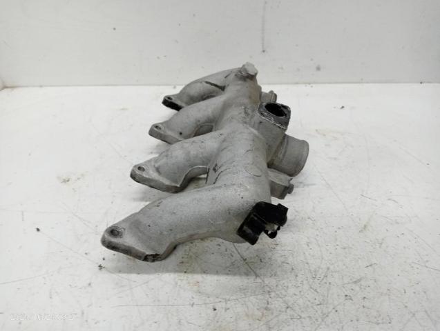 Kolektor ssący Hyundai Galloper JK