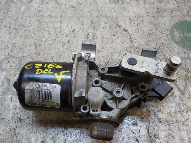 Silniczek wycieraczki szyby przedniej 288100941R RENAULT