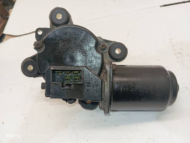 Silniczek wycieraczki szyby przedniej 28810VB000 NISSAN