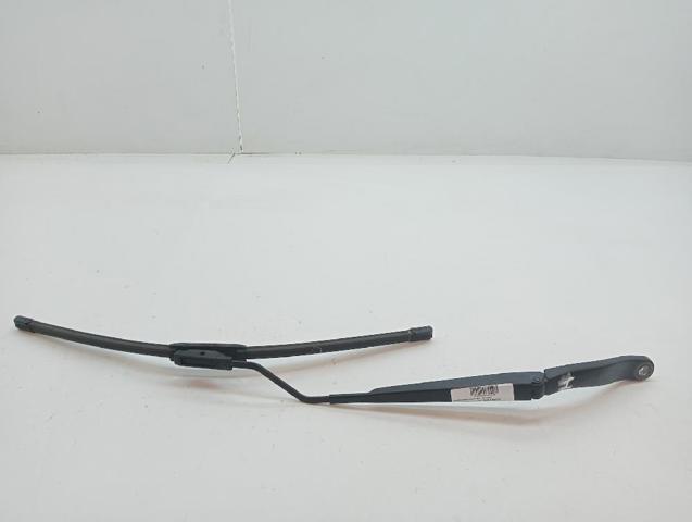 Ramię wycieraczki szyby przedniej 288810551R RENAULT