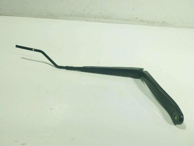 Ramię wycieraczki szyby przedniej 288810551R RENAULT