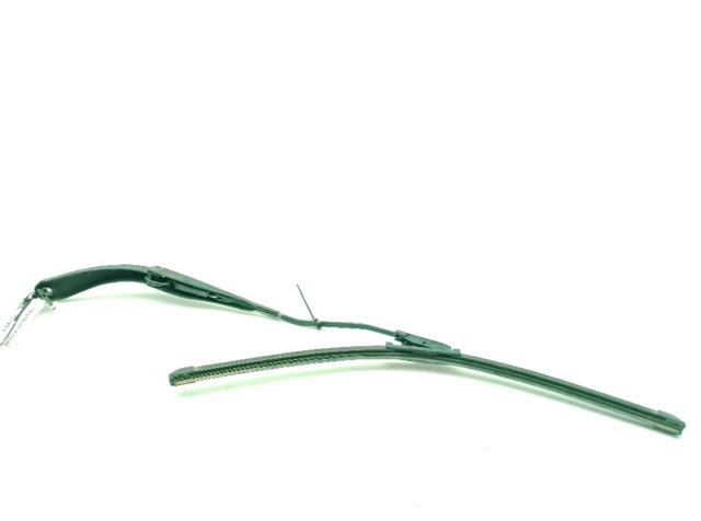 Ramię wycieraczki szyby przedniej Dacia Logan 2 L8_