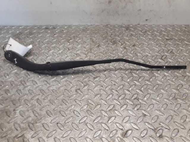 Ramię wycieraczki szyby przedniej Dacia Logan 2 L8_