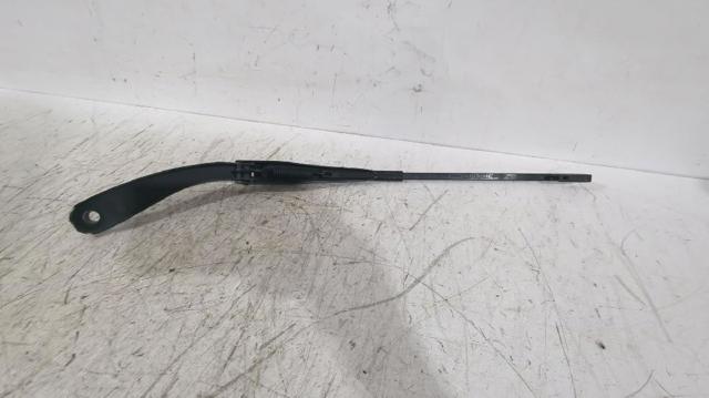 Ramię wycieraczki szyby przedniej Dacia Logan 2 L8_