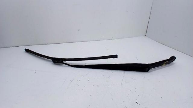 Ramię wycieraczki szyby przedniej 288818H900 NISSAN