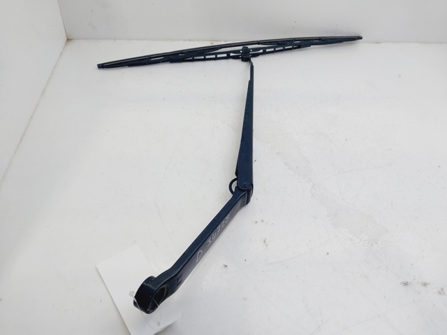 Ramię wycieraczki szyby przedniej 288818H900 NISSAN