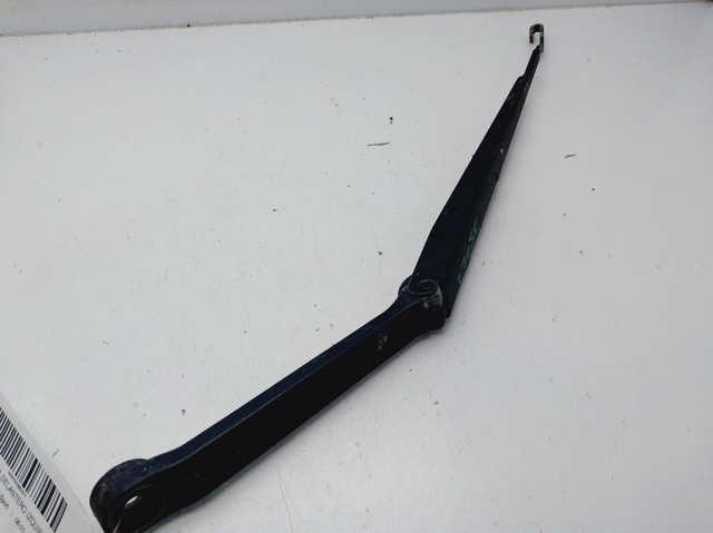 Ramię wycieraczki szyby przedniej 288818H900 NISSAN