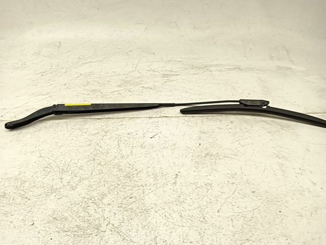 Ramię wycieraczki szyby przedniej 288860005R RENAULT
