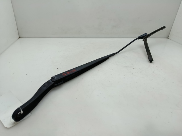 Ramię wycieraczki szyby przedniej 288860005R RENAULT