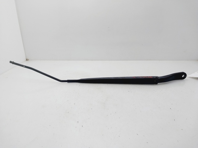 Ramię wycieraczki szyby przedniej 288860005R RENAULT