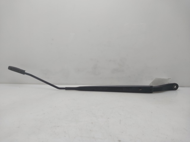 Ramię wycieraczki szyby przedniej 288860005R RENAULT