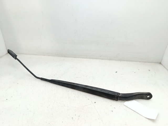 Ramię wycieraczki szyby przedniej 288860005R RENAULT
