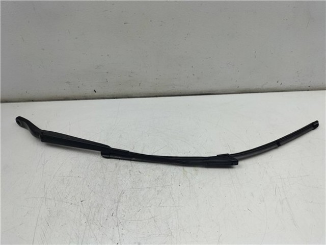 Ramię wycieraczki szyby przedniej 288860005R RENAULT
