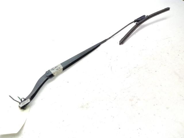 Ramię wycieraczki szyby przedniej 288860005R RENAULT