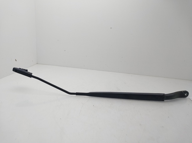 Ramię wycieraczki szyby przedniej 288860005R RENAULT