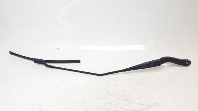 Ramię wycieraczki szyby przedniej 288864419R RENAULT