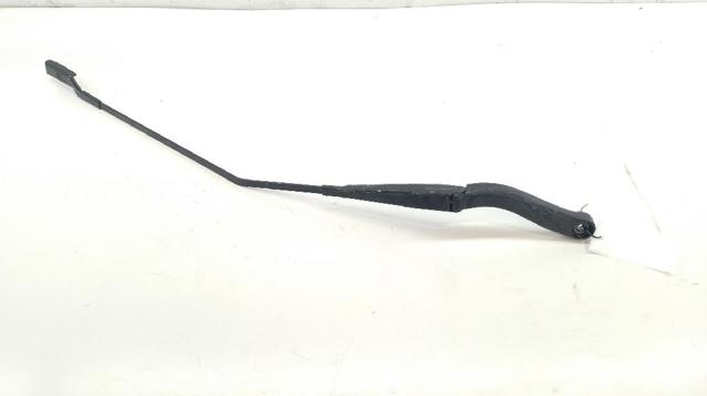 Ramię wycieraczki szyby przedniej 288864419R RENAULT