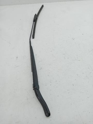 Ramię wycieraczki szyby przedniej 288866482R RENAULT