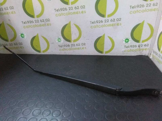 Ramię wycieraczki szyby przedniej 288866482R RENAULT