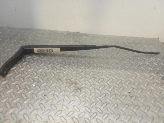 Ramię wycieraczki szyby przedniej 288866482R RENAULT
