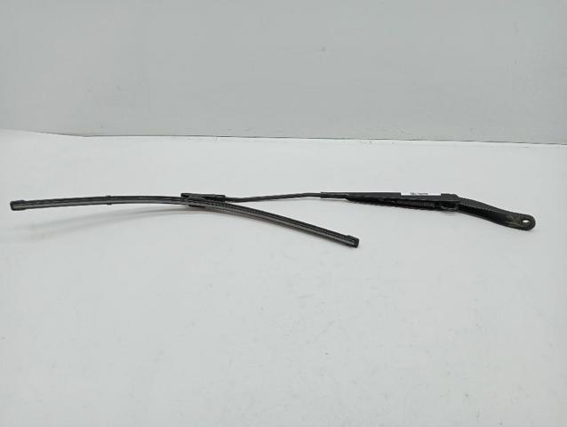 Ramię wycieraczki szyby przedniej 288866482R RENAULT