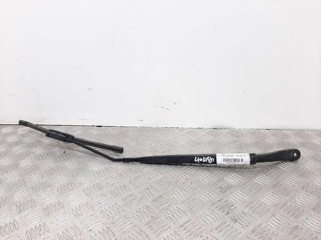 Ramię wycieraczki szyby przedniej 288866482R RENAULT