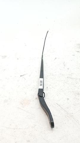 Ramię wycieraczki szyby przedniej 288866482R RENAULT