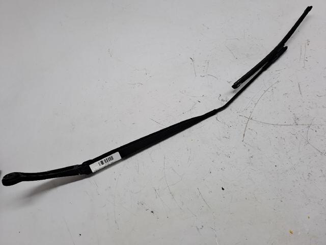 Ramię wycieraczki szyby przedniej 28886JD900 NISSAN