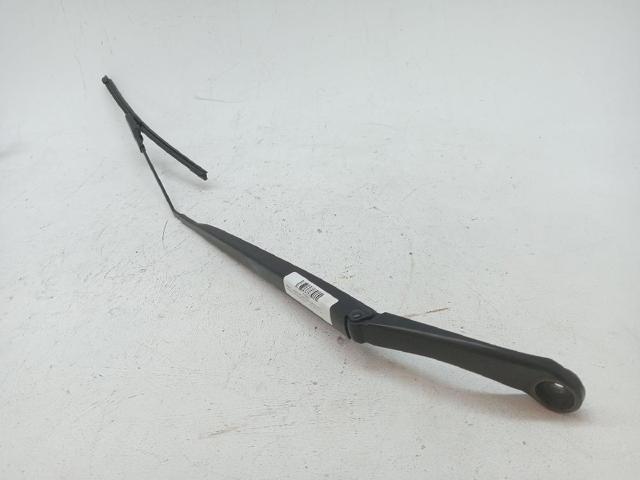 Ramię wycieraczki szyby przedniej 28886JD900 NISSAN