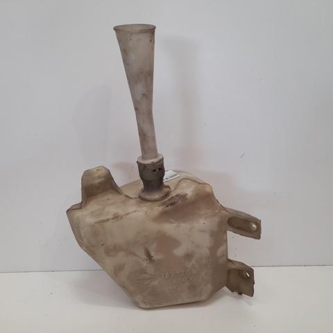 Zbiorniczek spryskiwacza szyb Nissan Primera P12