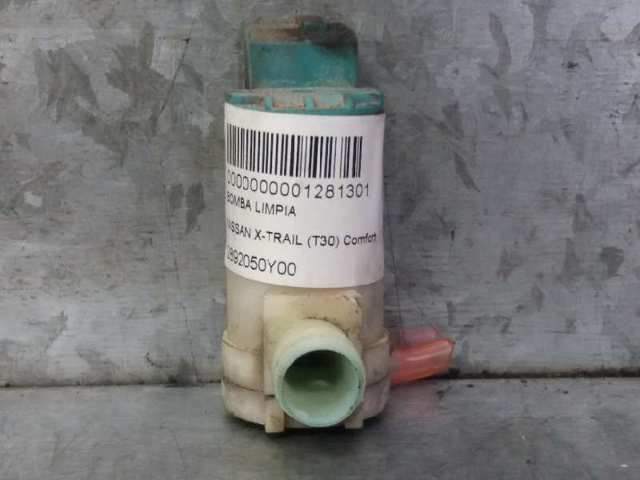 Pompka spryskiwacza szyby przedniej 2892050Y00 NISSAN
