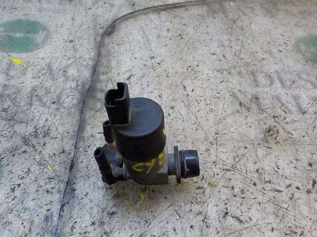 Pompka spryskiwacza szyby przedniej 28920BU010 NISSAN