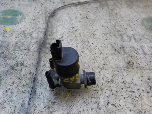Pompka spryskiwacza szyby przedniej 28920BU010 NISSAN