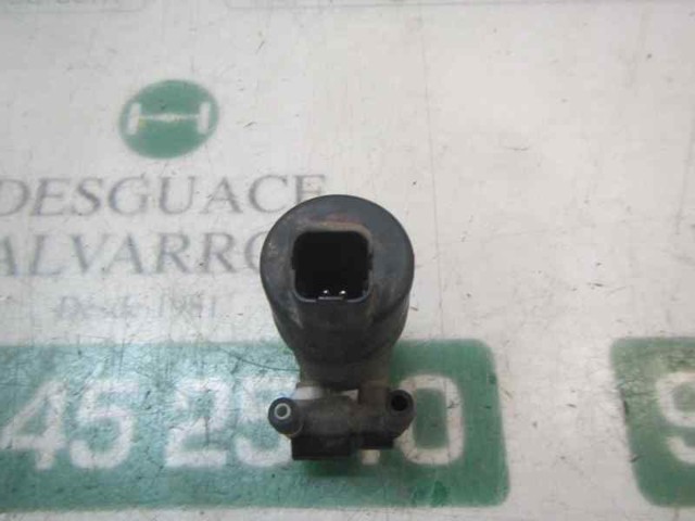 Pompka spryskiwacza szyby przedniej 28920BU010 NISSAN
