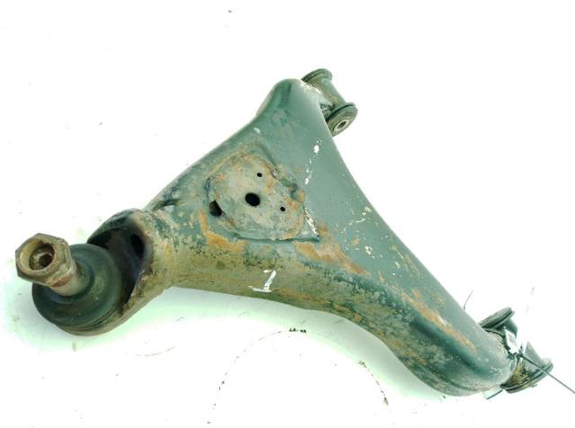 Wahacz zawieszenia przedniego dolny lewy 2D0407021A VAG