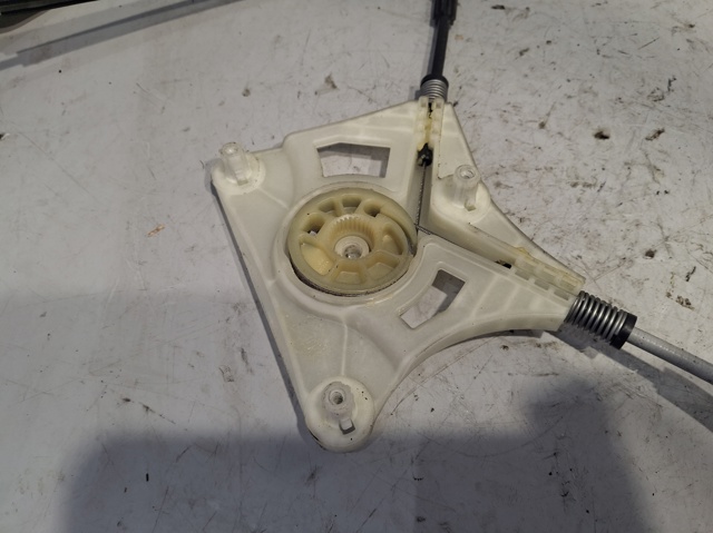 Mechanizm podnoszenia szyby drzwi przednich lewych 2G4837461B VAG