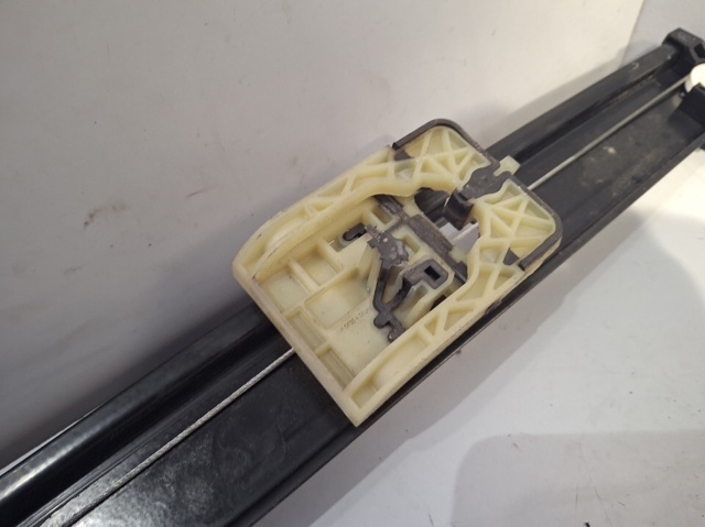 Mechanizm podnoszenia szyby drzwi przednich prawych 2G4837462B VAG