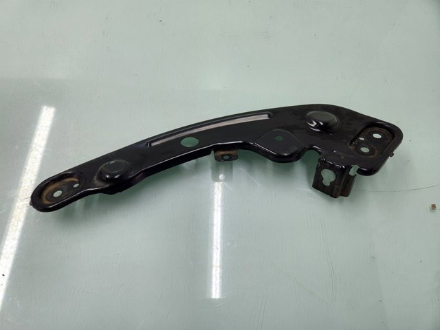 Wspornik osłony chłodnicy górny 2GA805931 VAG