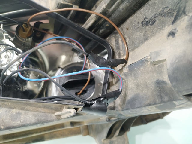 Reflektor prawy 2K0941006B VAG