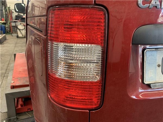 Lampa zespolona tylna lewa 2K0945095N VAG