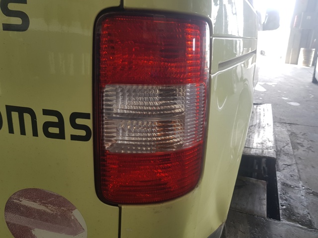 Lampa zespolona tylna prawa 2K0945112A VAG