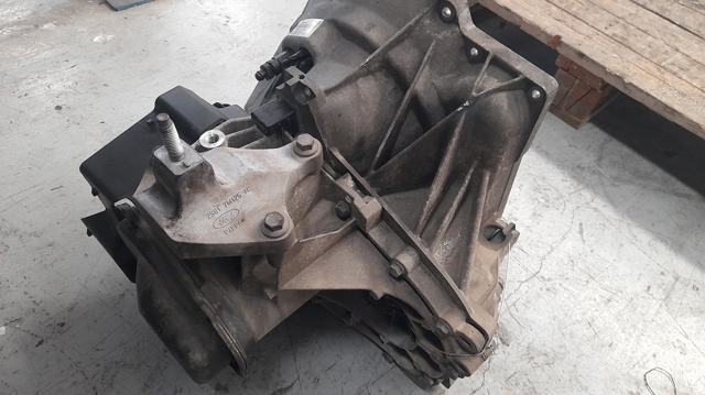 Mechaniczna skrzynia biegów w komplecie 2N1R7002EA FORD