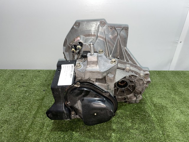 Mechaniczna skrzynia biegów w komplecie 2N1R7002EB FORD