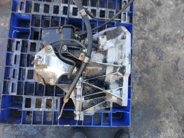 Mechaniczna skrzynia biegów w komplecie 2N1R7F096AB FORD